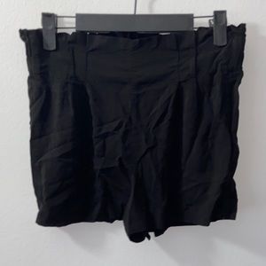 Black loose shorts